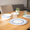 Gedekte tafel met plat bord en bowl Edge Matte Azul van Abode.