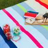 Picknickkleed met waterafstotende onderkant Malta van Remember met picknick er op